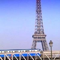 Во Франции контролеры поездов будут носить форму от Кристиана Лакруа