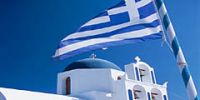 За осквернение флага Греции осуждены туристы из Австрии