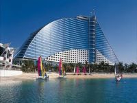Лучшим отелем на Ближнем Востоке назвали Jumeirah Beach Hotel