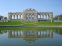 Австрия: в Шенбруннском дворце туристов будут угощать своим вином