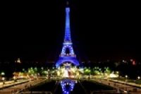 Франция: Эйфелева башня продолжает празднование 120-летия
