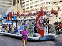 Канада: в Торонто ждут знаменитый "парад Санта-Клаусов" 