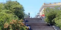 Потемкинскую лестницу в Одессе очистят от мусора