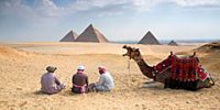 Территорию вокруг египетских пирамид очистят от торговцев, верблюдов и машин
