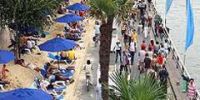В центре Парижа открылся сезонный общественный пляж