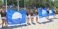 Пляжи Евпатории сохранили право на "Голубые флаги"