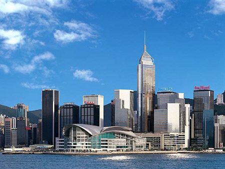 Поток туристов из России в Гонконг вновь увеличился