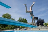 В Швейцарии из-за жары "закипела" вода в бассейнах