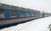 Чехию и Словакию разделило снегопадом