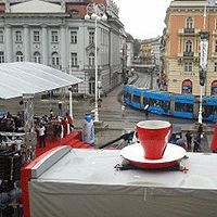 Самую большую чашку капучино в мире сварили в Загребе