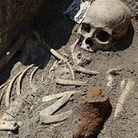 Туристы съезжаются в Болгарию, чтобы посмотреть на скелет вампира