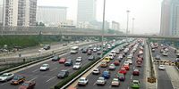 Власти Пекина борются с засильем автотранспорта