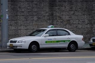 Власти Сеула начали борьбу с "тарифами" нелегальных таксистов