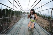 Китайцы построили самый страшный мост в мире