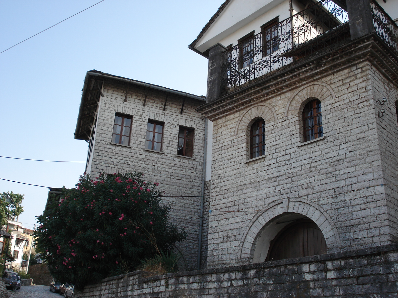Здание османских времен - Гирокастра, Албания фото #2876