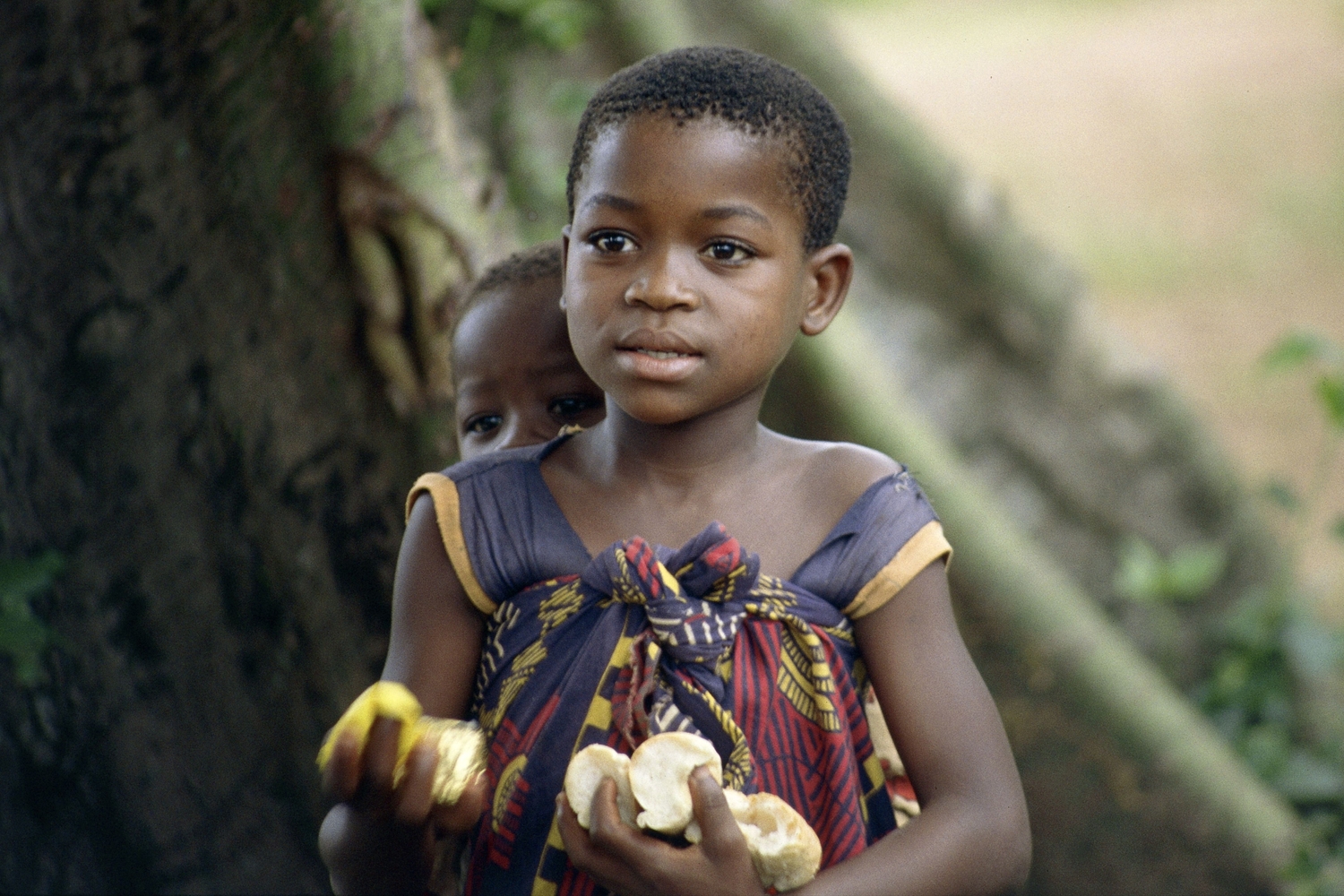 Jeune fille pr&#232;s de Boali - Центральноафриканская Республика фото #3168