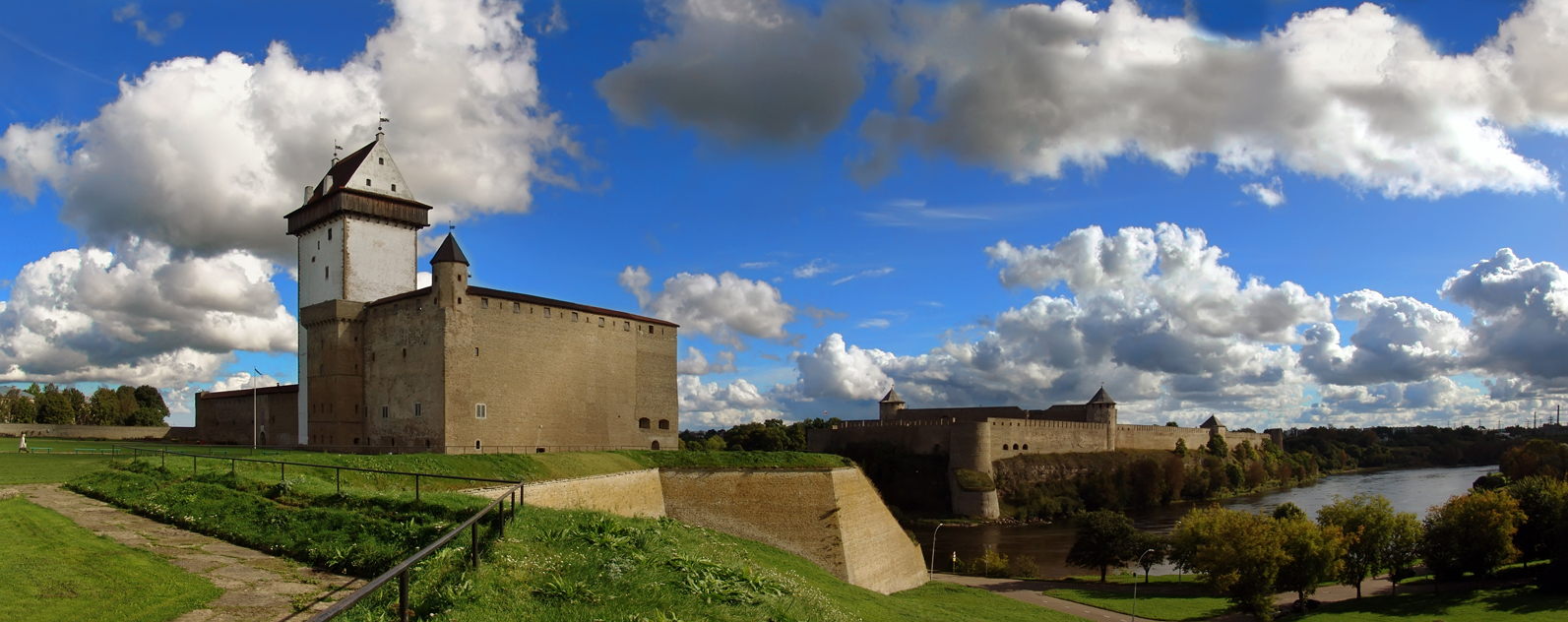 Нарвский замок - Эстония фото #4354