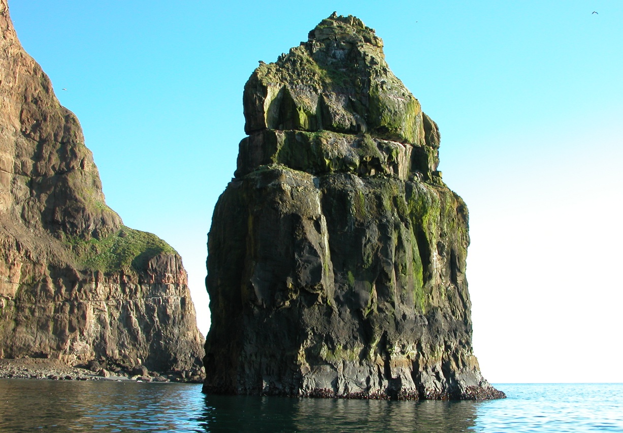 Морская скала близ острова Суури - Фарерские острова фото #17665