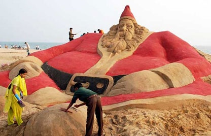 Песочная скульптура Санта-Клауса в г.Пурия - Индия фото #2595