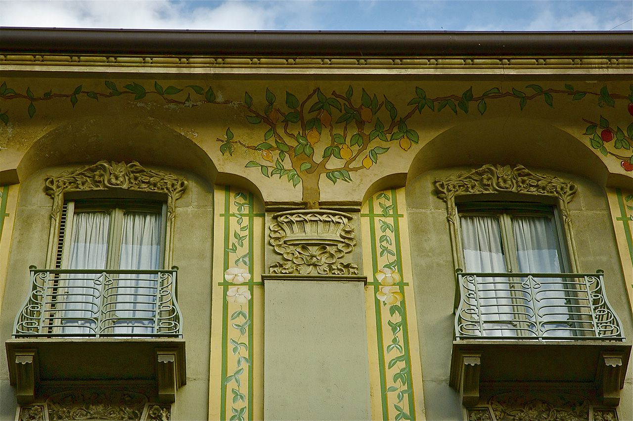 Лимонное дерево на фасаде здания в Турине - Турин, Италия фото #32213