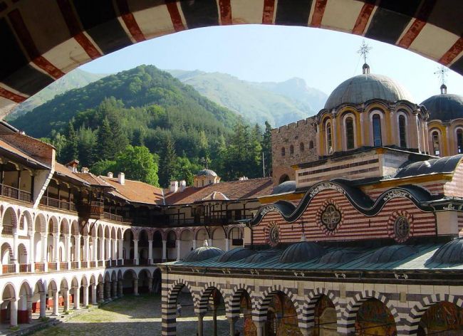 Все больше российских туристов выбирают отдых в Болгарии