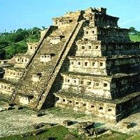 Мексика запретит съемки ню на пирамидах Теотиуакана