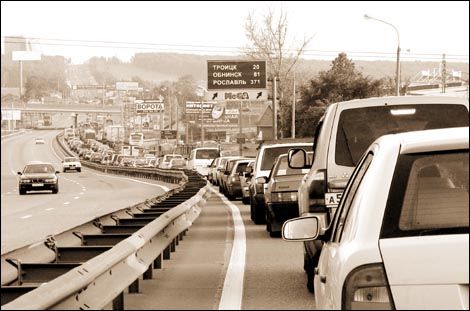 Многочасовые пробки омрачили отдых туристов