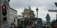 Колонны Бранденбургских ворот разрушаются