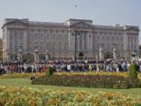 Кризис открыл туристам вход в Букингемский дворец