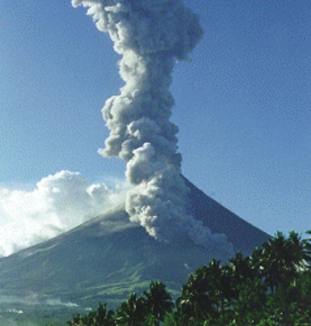 Филиппины готовятся к извержению вулкана Майон