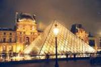 Франция: парижская стеклянная пирамида празднует юбилей