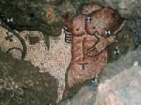 Италия: археологи обнаружили языческую мозаику под католической церковью