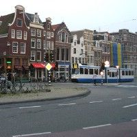 В Амстердаме установят автобусные остановки-весы