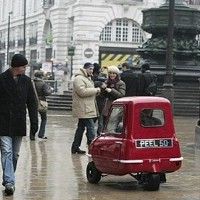 В Англии выпустили самый маленький автомобиль в мире