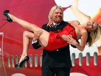 "Юбилейная стюардесса" авиакомпании Virgin Atlantic