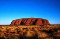 Австралия: священный камень Улуру "шокировали" стриптизом