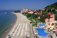 Около 300 туристов судятся с туроператором из-за отравления в болгарском отеле