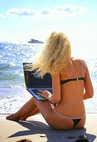 "Продвинутыми" пляжи предлагают взять ноутбук напрокат