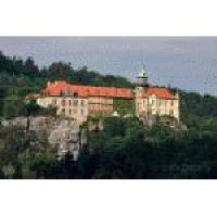 Чехия: по крепости Вальдштейн туристов будут водить рыцари и отшельники