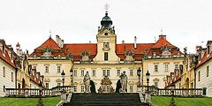 Чешскому дворцу возвращают исторический вид