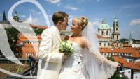 Россияне играют свадьбы в … Чехии