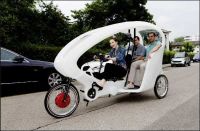 Туристы смогут покрутить педали рикша-такси