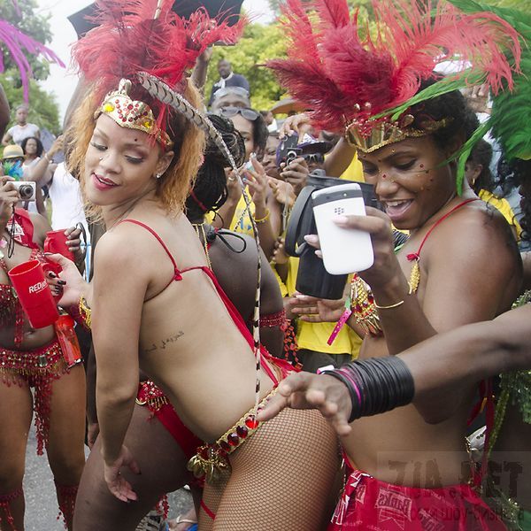 У Барбадоса самый сексуальный "посол туризма"