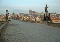 Туристов в Праге уведут с Карлова моста