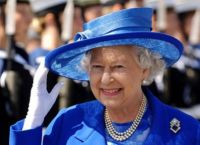 Юбилей правления королевы празднуют в Британии