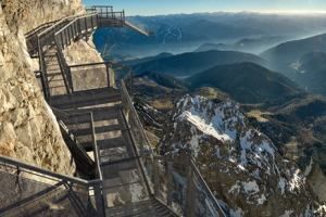 Новая достопримечательность Австрии - мост над пропастью