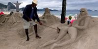 Песчаные скульптуры в Рио стали выглядеть приличнее