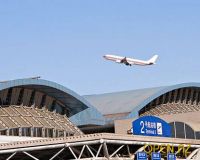 В аэропортах Китая постоянно задерживают рейсы