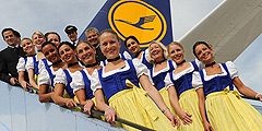 Экипажи Lufthansa вновь наденут национальные костюмы