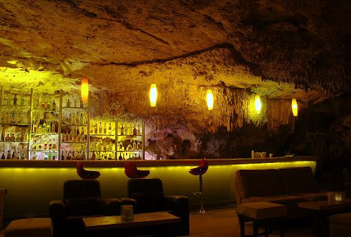 ТОП-7 наиболее странных баров и ресторанов мира